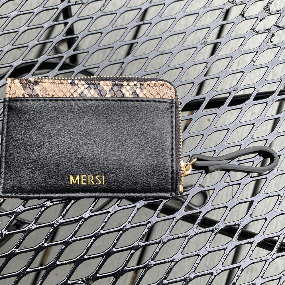 MERSI card holder